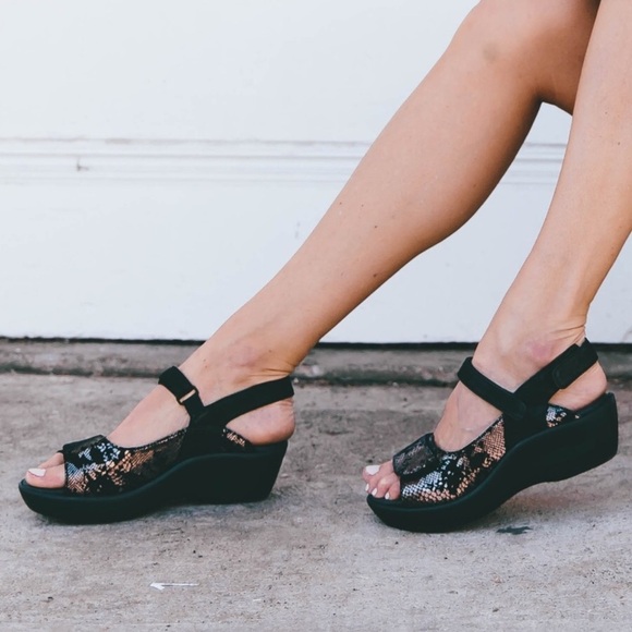 Bussola Marian black suede and metallic snakeprint wedge sandals Size 36 - 5.5-6 - Picture 1 of 16